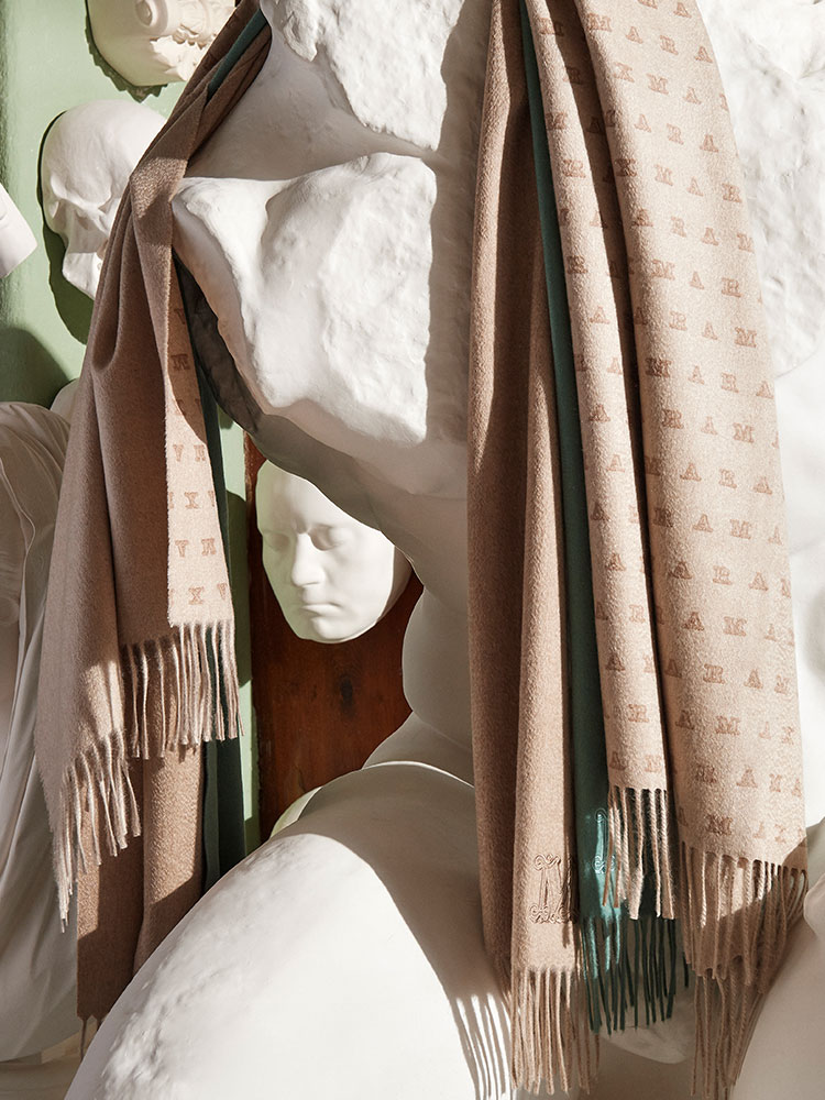 Sciarpe A 750x1000 Max Mara Sciarpe A 750x1000 Max Mara